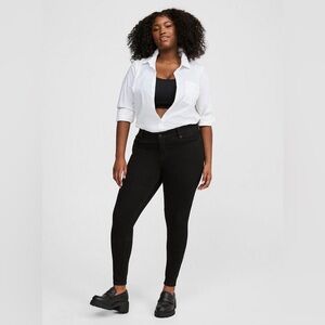 Torrid Bombshell Skinny  Stretch High-Rise Jeans  Black  pants Size 22 new